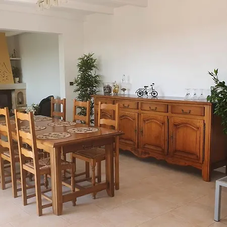 Villa La Maison De De Campoussin Montfrin